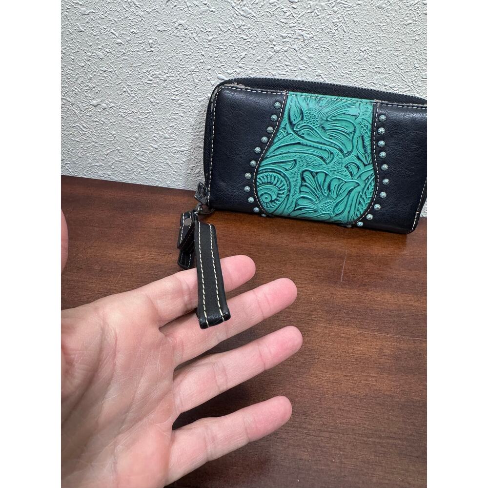 Trinity Ranch Tooled Design Wallet - Picture 2 of 8